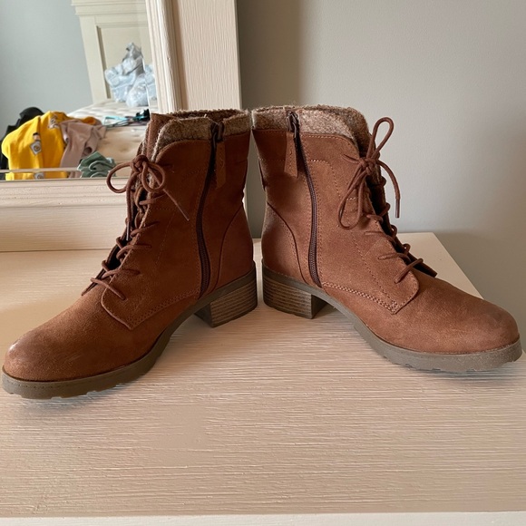 Universal Thread - Target - Brown Boots - Size 8 - Picture 4 of 6